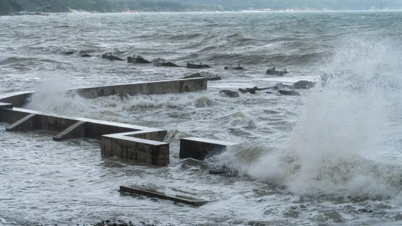 8.7 Earthquake Hits Russia’s Kamchatka: Tsunami Alerts in Japan, Hawaii, and US West Coast